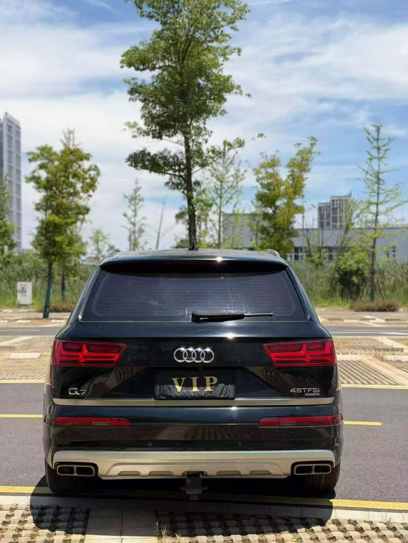 常德18年奥迪Q79