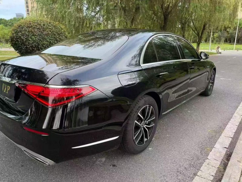 吉安21年奔驰S8