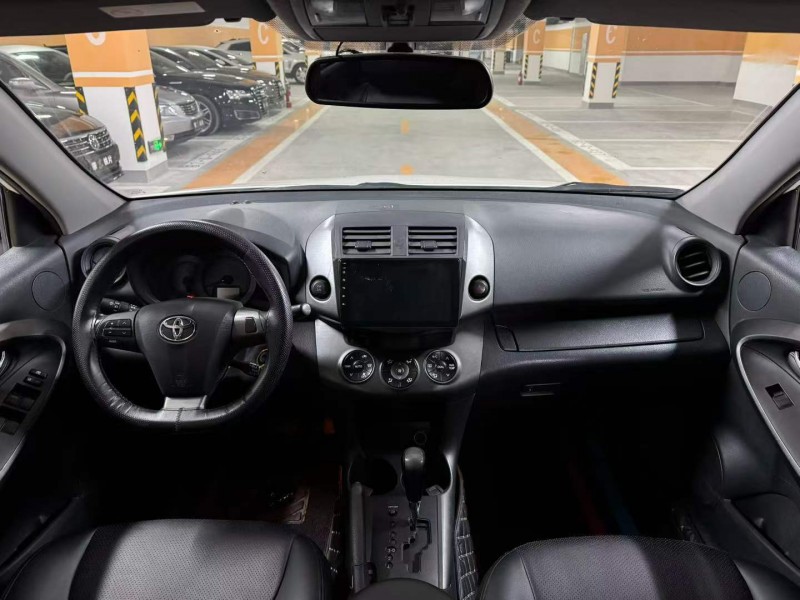 北京12年丰田RAV48