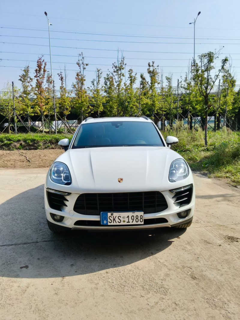 青島17年保時捷Macan1