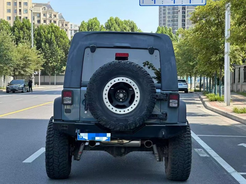 郑州14年Jeep牧马人9
