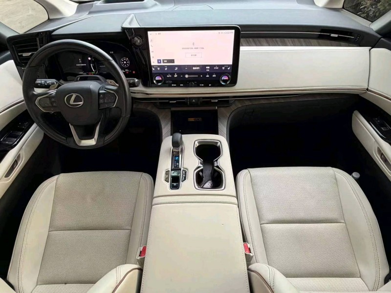 济宁24年雷克萨斯LM300H7