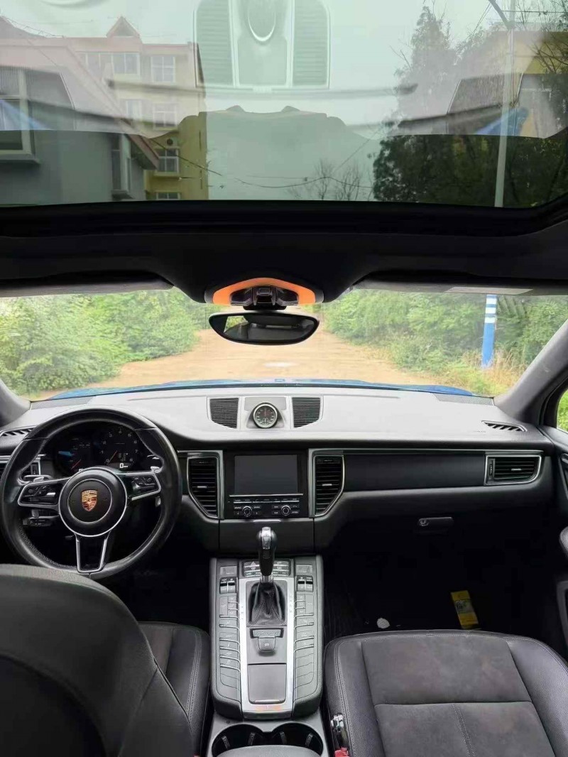 东营15年保时捷Macan4