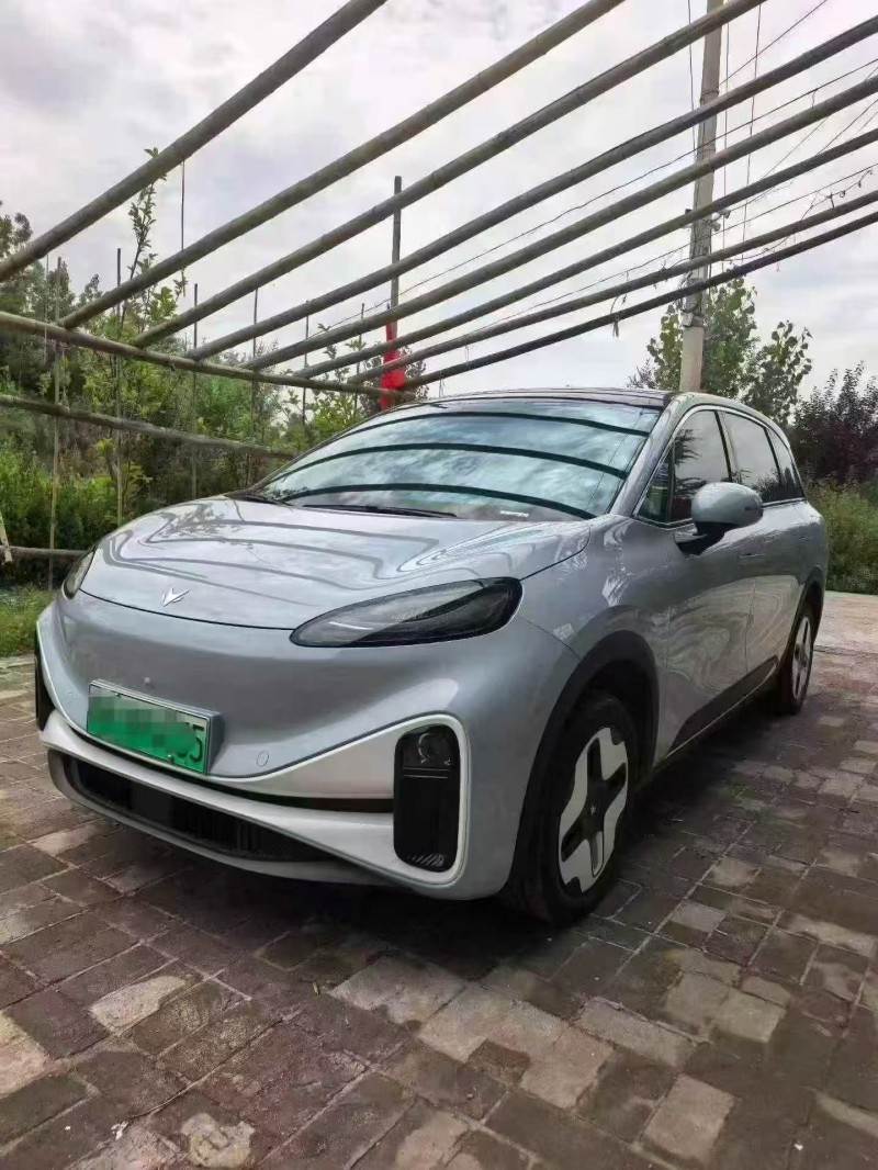 鄭州25年極狐汽車考拉2
