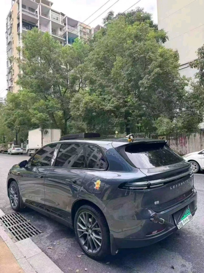 常德25年零跑汽车C108