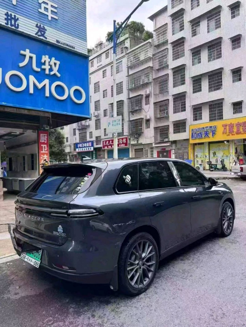 常德25年零跑汽车C109