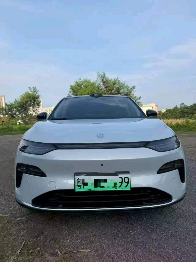 湛江26年零跑汽车C111
