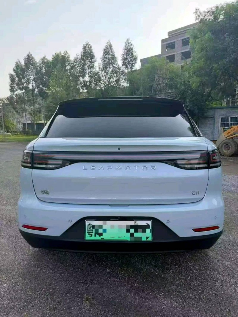 湛江26年零跑汽车C119