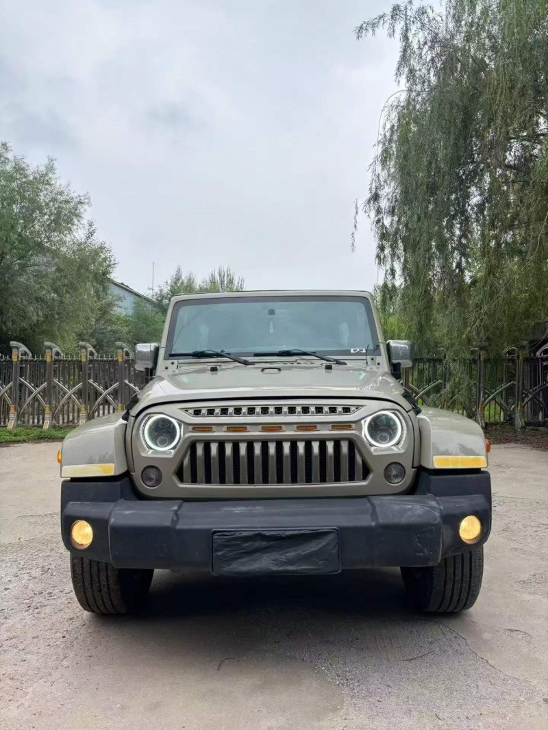 通辽17年Jeep牧马人1
