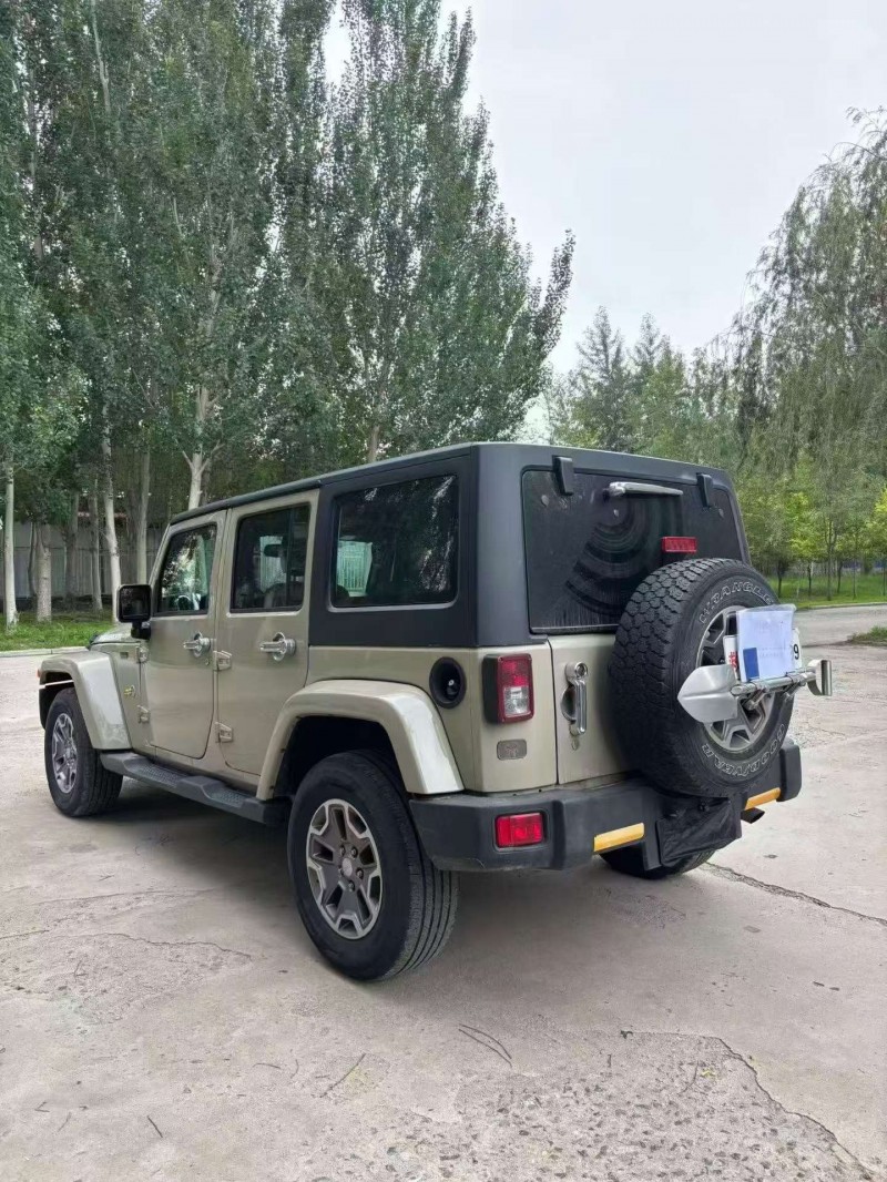 通辽17年Jeep牧马人7