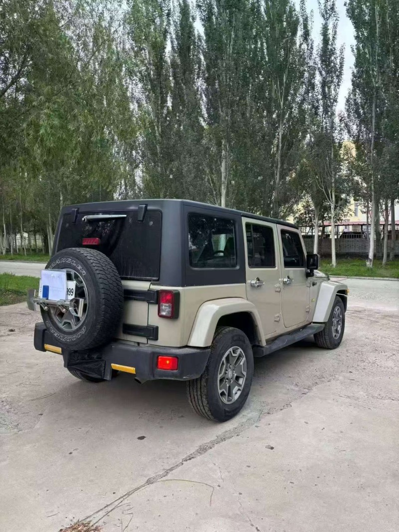 通辽17年Jeep牧马人8