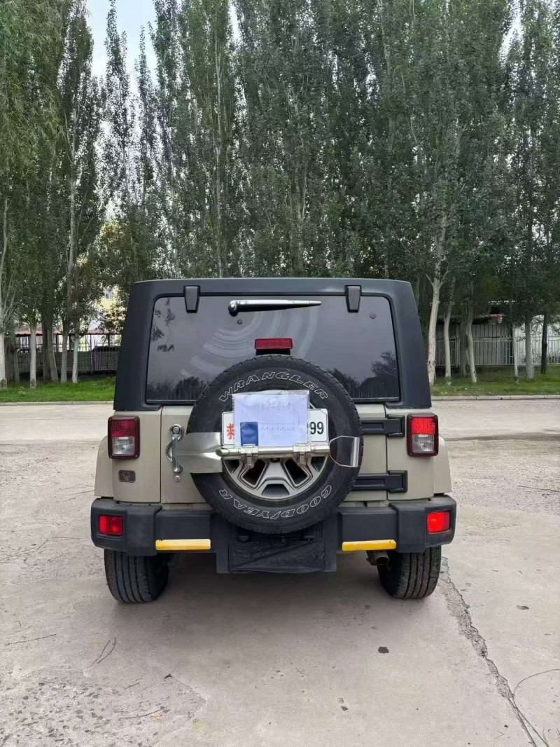 通辽17年Jeep牧马人9