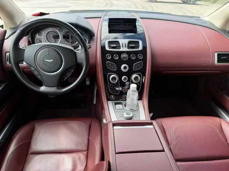 湘潭18年阿斯顿·马丁V8 Vantage5