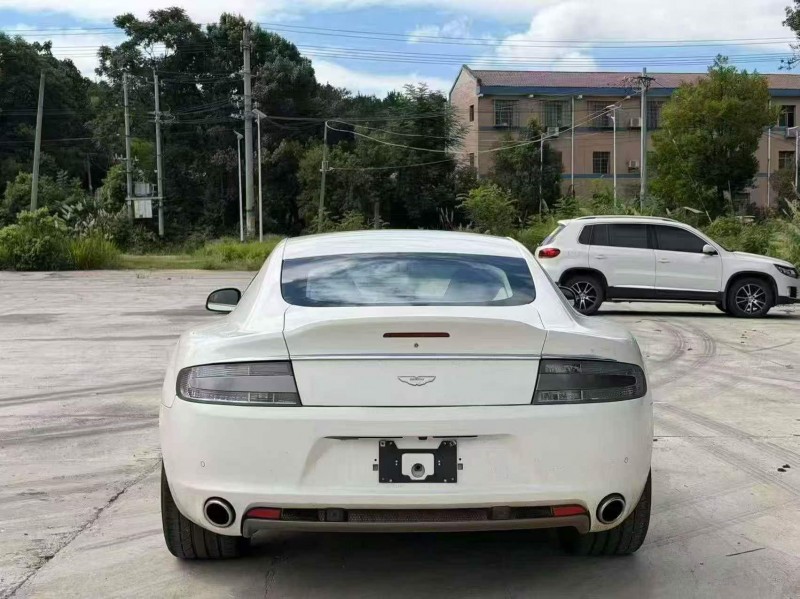 湘潭18年阿斯顿·马丁V8 Vantage6