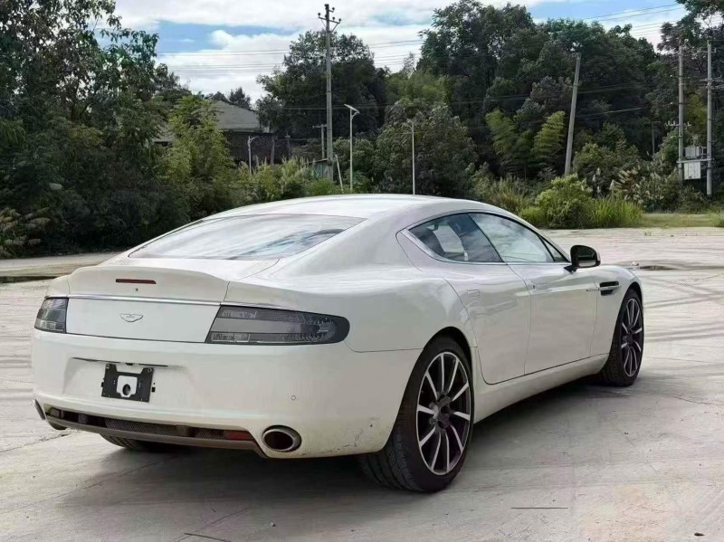 湘潭18年阿斯顿·马丁V8 Vantage8