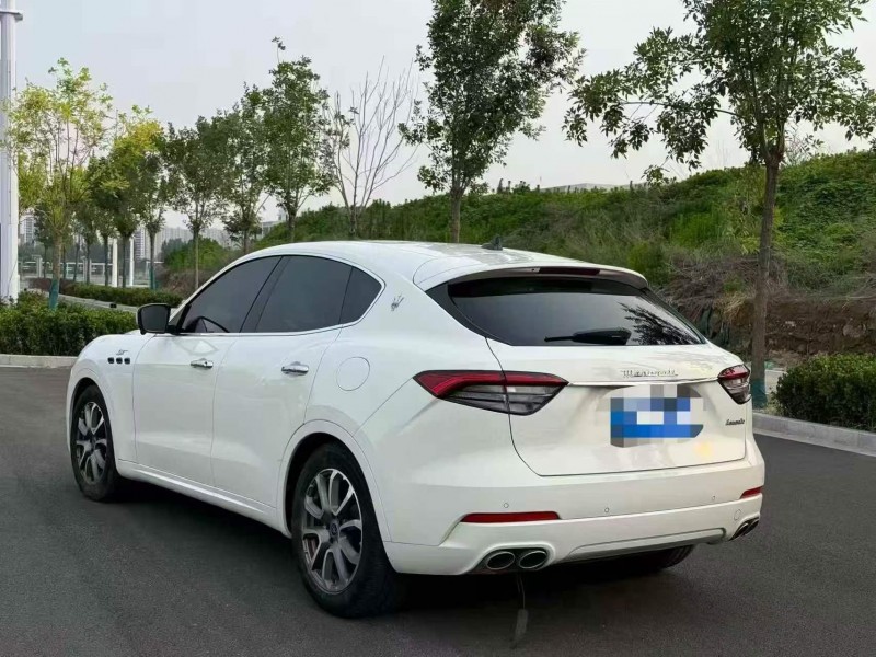 承德23年玛莎拉蒂Levante6