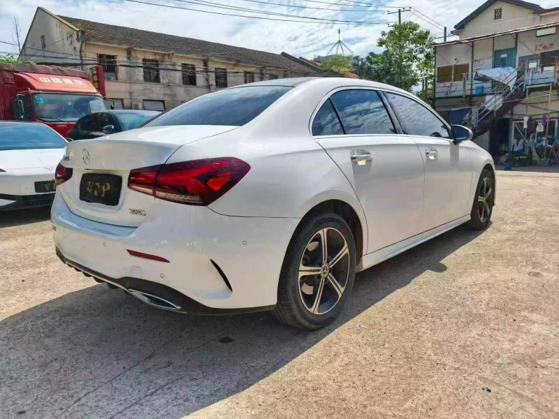 常德22年奔驰A8