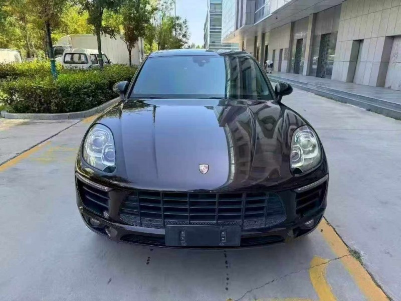 青島17年保時捷Macan1
