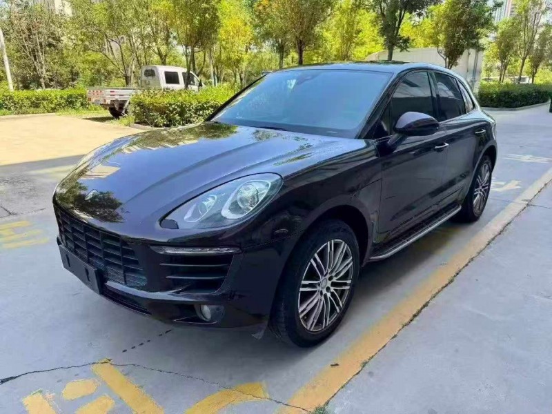 青島17年保時捷Macan2