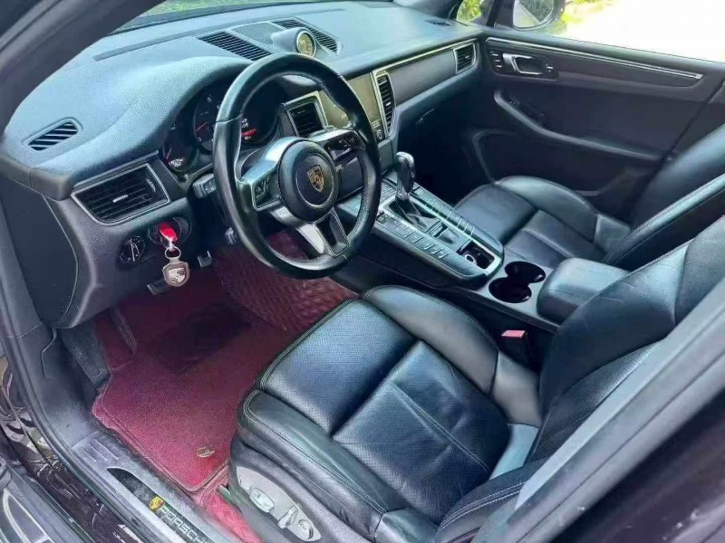 青島17年保時捷Macan4