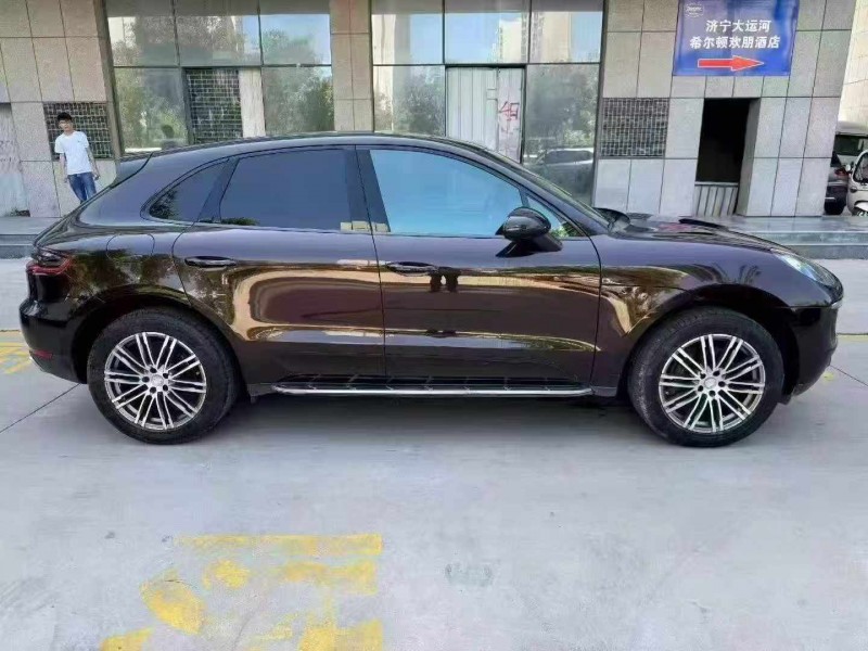 青島17年保時捷Macan8