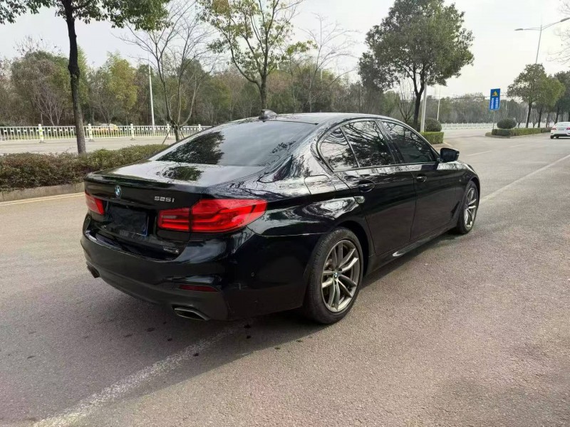 娄底19年宝马5系8