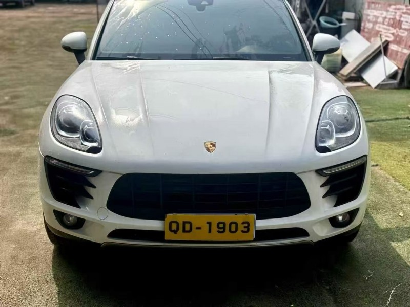 青島17年保時捷Macan1