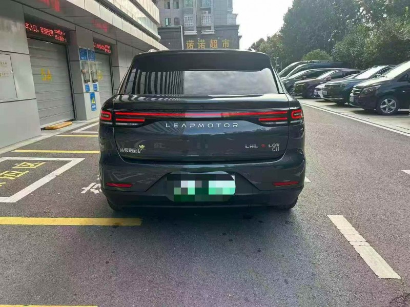 淮南25年零跑汽车C119
