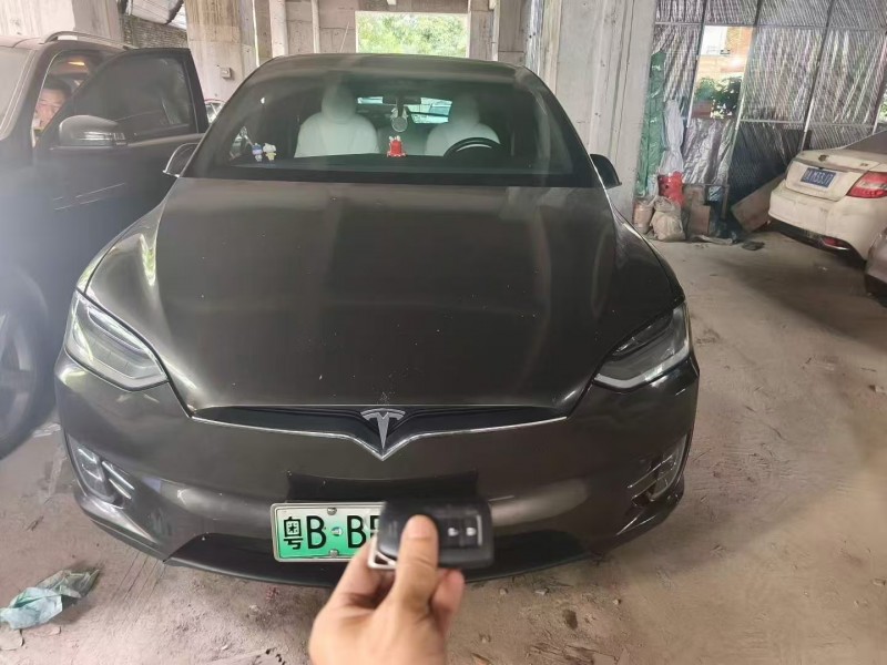 广州21年特斯拉MODEL X1