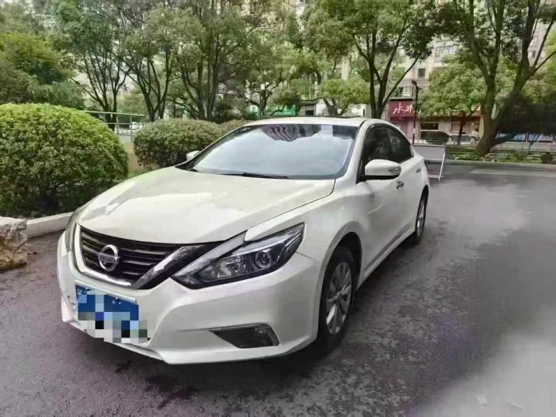 紹興17年日產天籟2