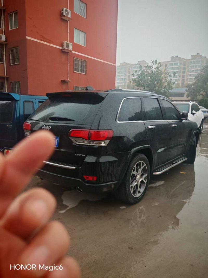 安阳22年Jeep大切诺基4
