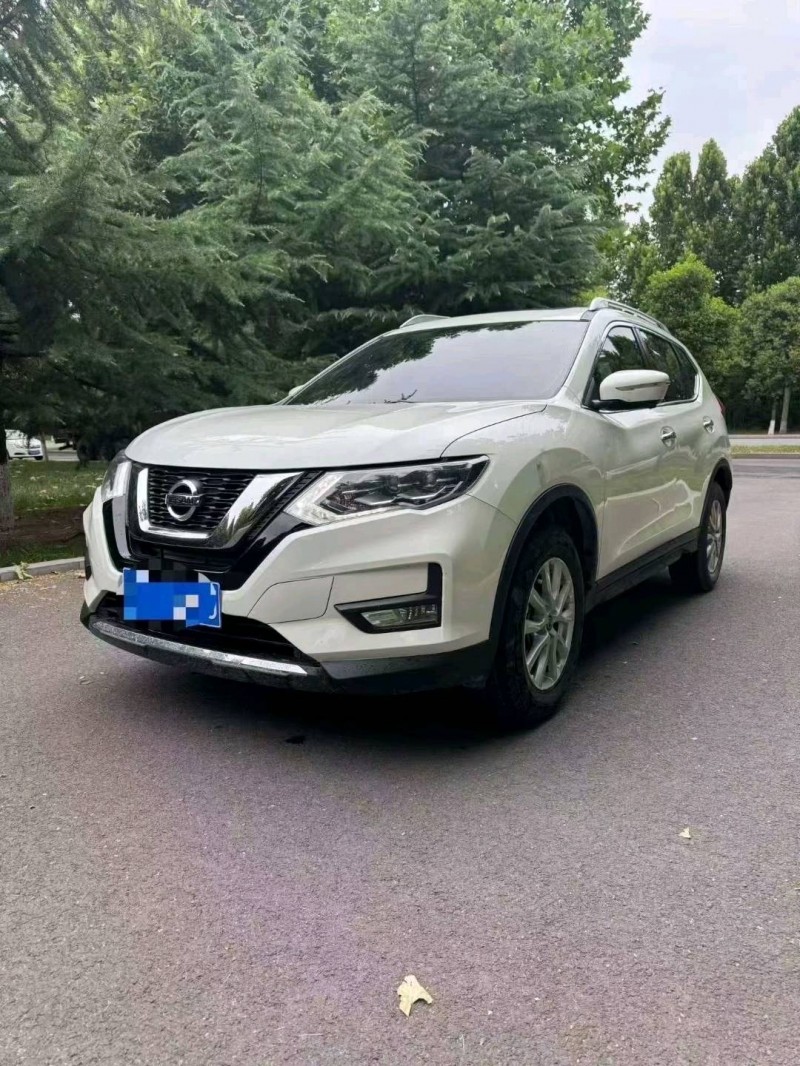 新乡25年日产奇骏3