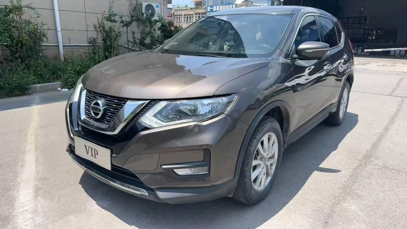 襄陽21年日產奇駿2