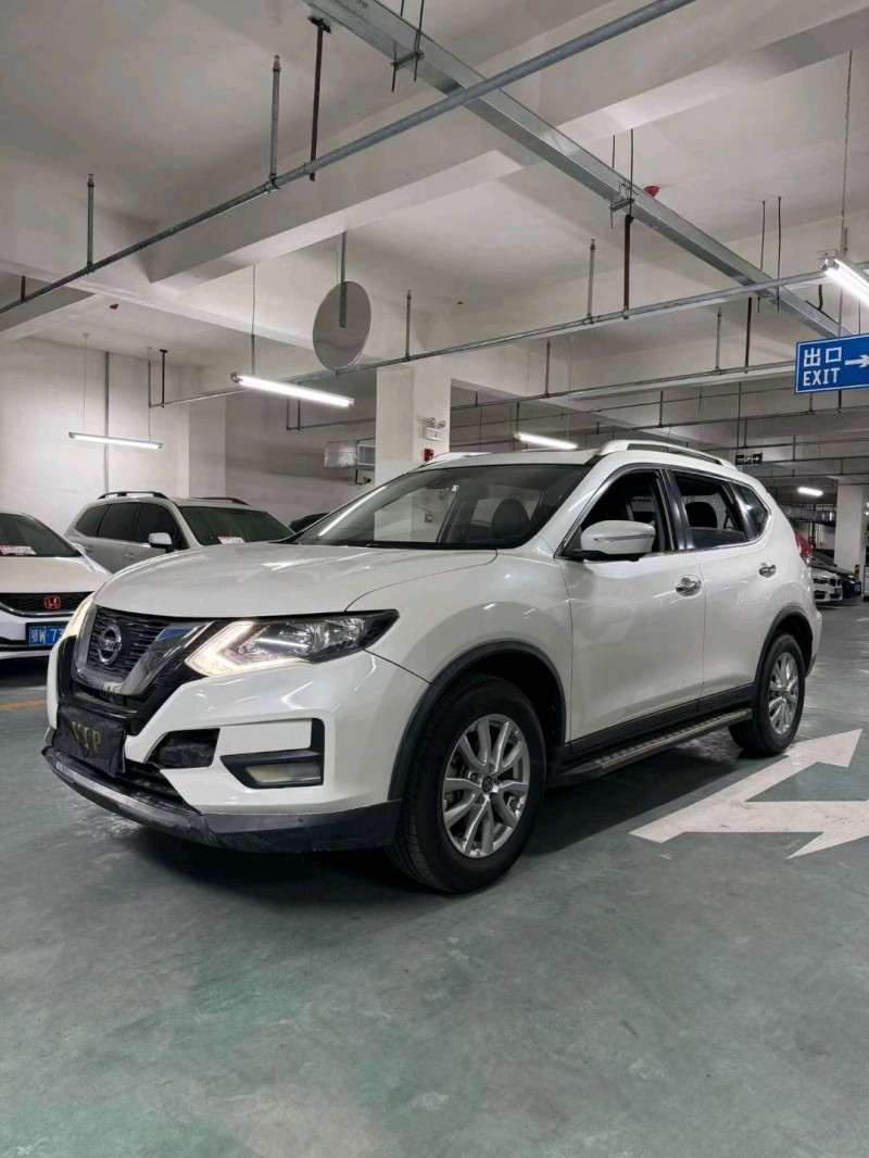 襄陽21年日產奇駿2