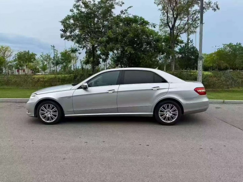 东营13年奔驰E8