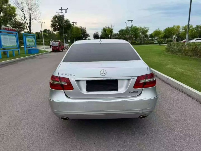 东营13年奔驰E9