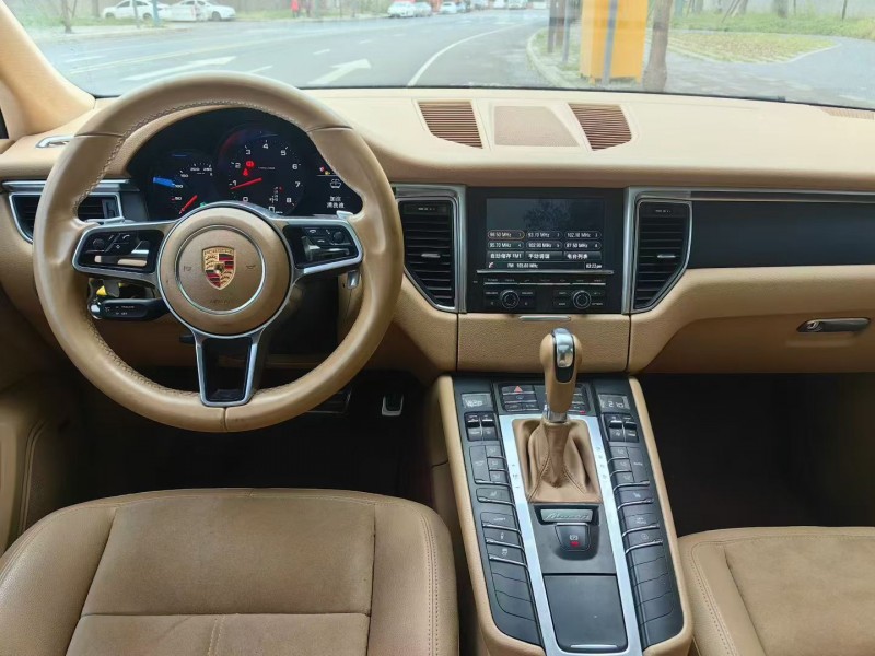 成都15年保时捷Macan3