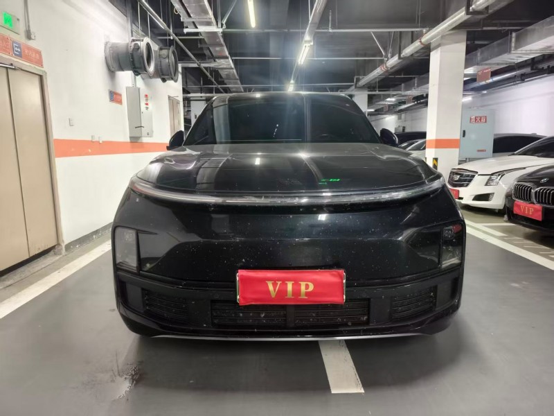 成都25年理想L81