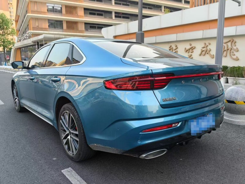 成都22年吉利星瑞8