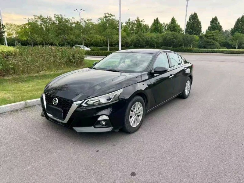 濟寧22年日產天籟2