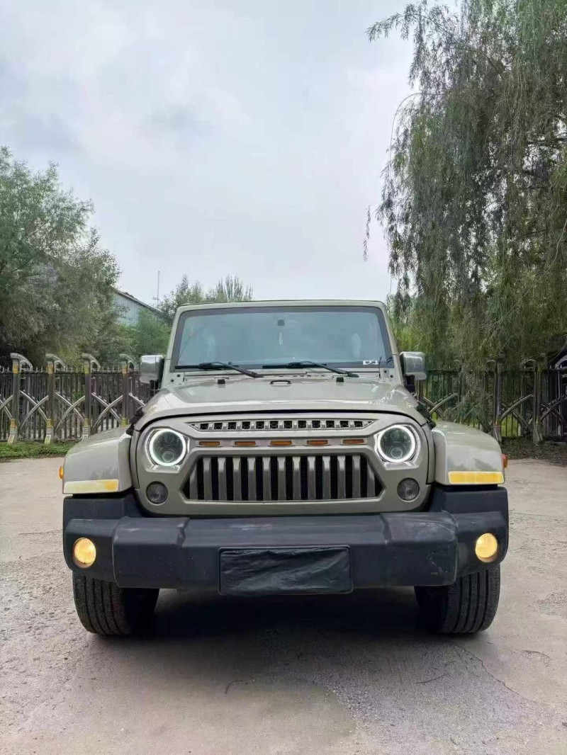 乌海18年Jeep牧马人1