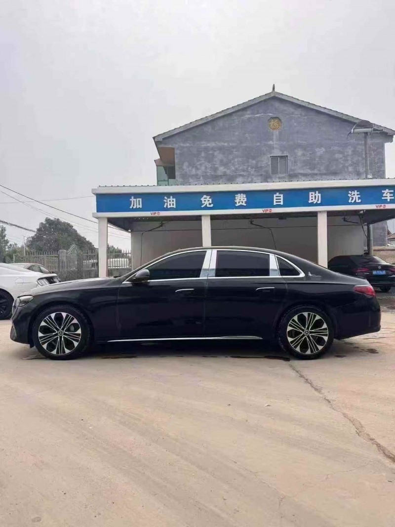 济南25年奔驰E8