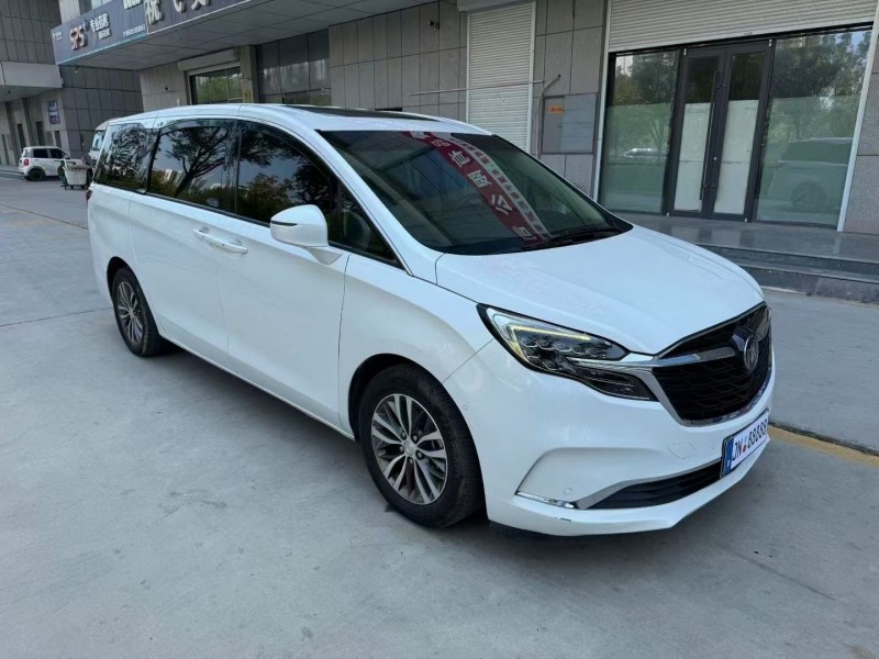 济宁22年别克GL82