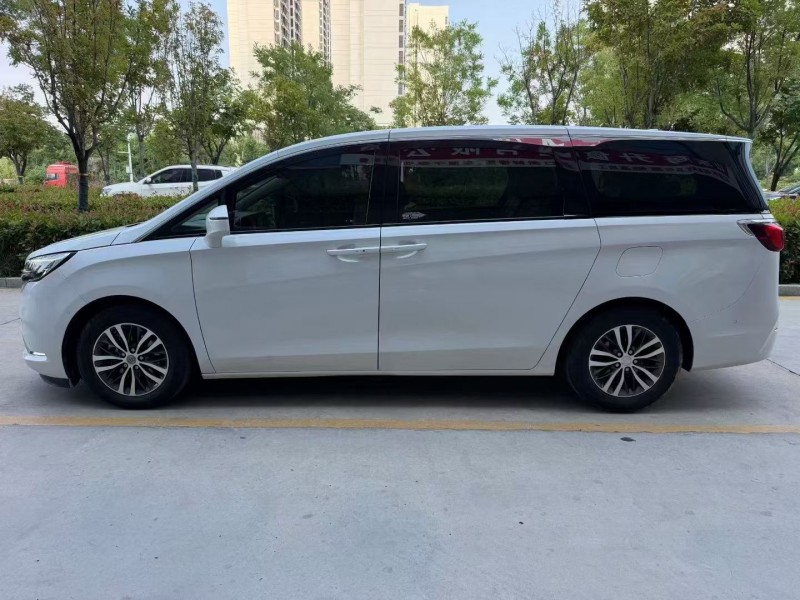 济宁22年别克GL85