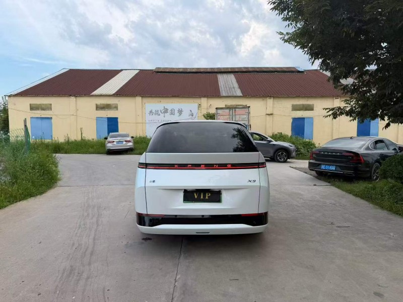 徐州25年小鹏汽车X99