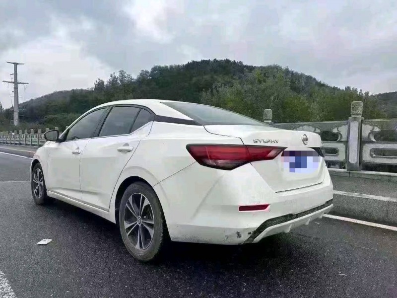 青島20年日產軒逸2
