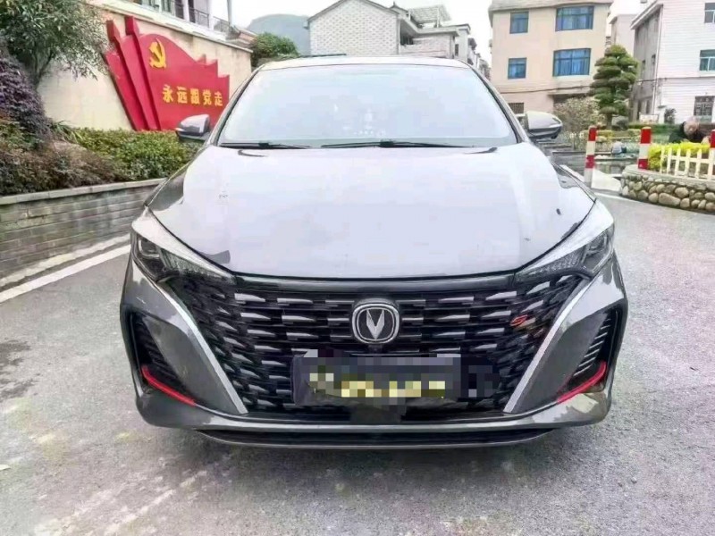 嘉兴24年长安汽车逸动1
