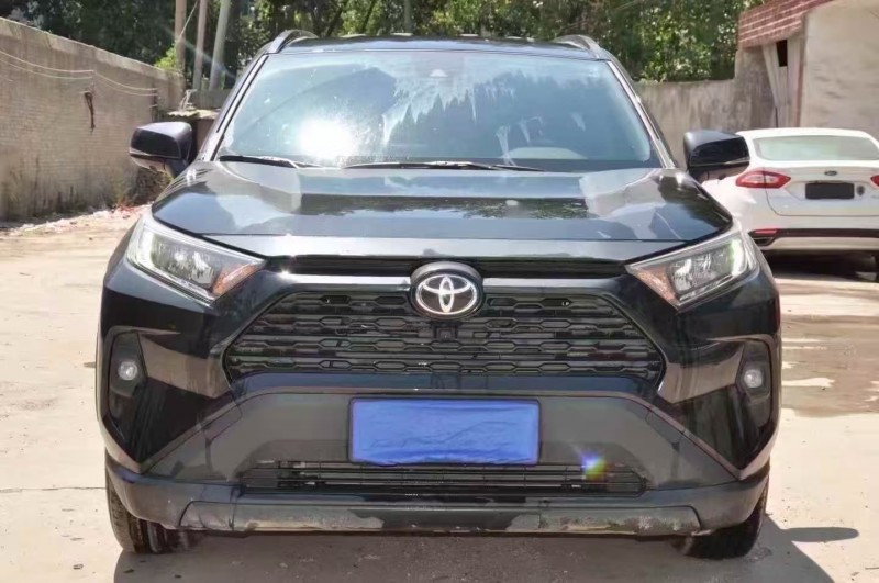 鹤壁26年丰田RAV4荣放1