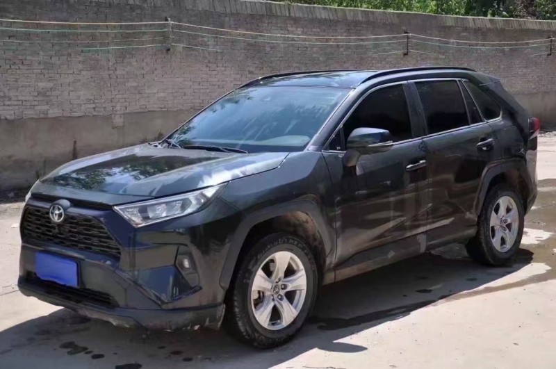 鹤壁26年丰田RAV4荣放3