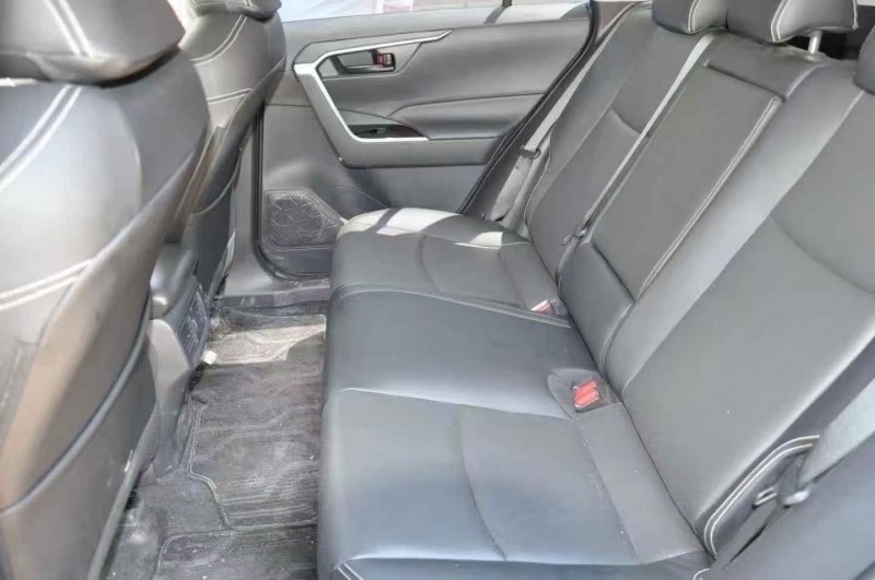 鹤壁26年丰田RAV4荣放6